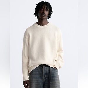 ✨SALE ✨ ZARA TEXTURED RIPPED SWEATER
✨SALE ✨